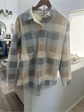 DSG Plaid Fleece Shacket Large Oversized 
Flannel Shirt Jacket Gray Beige Cream